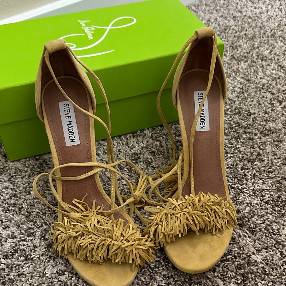 Steve Madden Mustard Fringe Heels - Picture 4 of 5